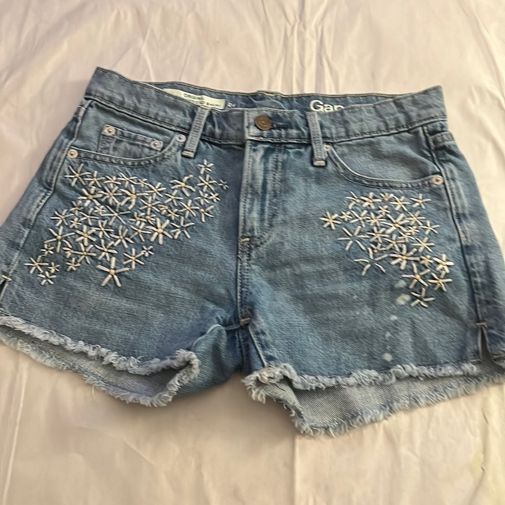 GAP original Best Girlfriend jeans Shorts Sz 24 embroidered daisies raw hem